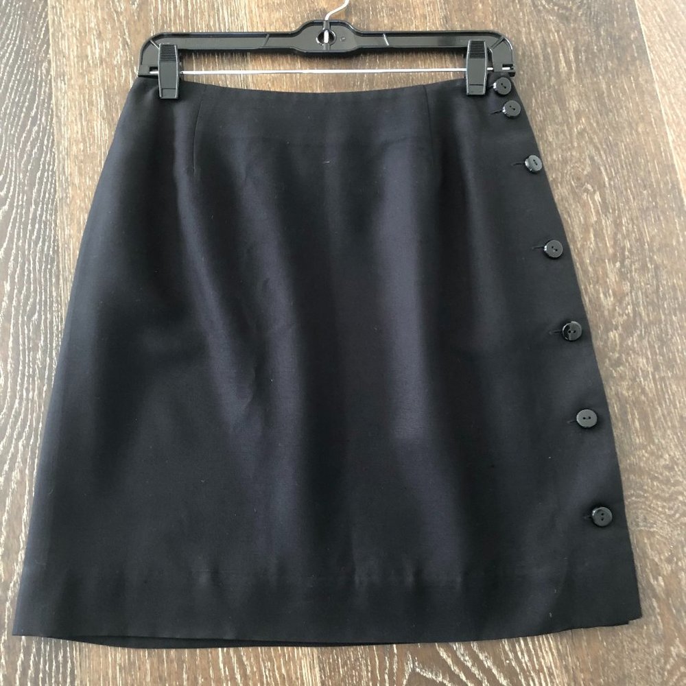 Carlisle side button-fastening skirt